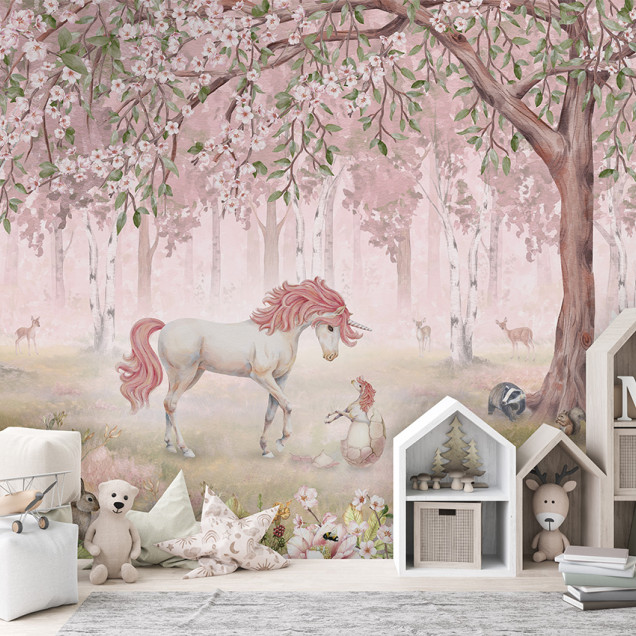 Tapet personalizat Pădurea Unicornilor - Roz, cu un unicorn roz adorabil într-o pădure fermecată.