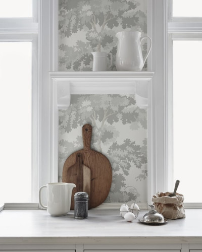 Tapet lavabil cu un design inspirat de natura, cu o nuanță delicată de gri.