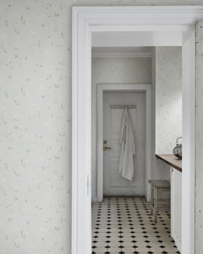 Tapet lavabil cu un design delicat de flori mici, in nuanta de blue, perfect pentru a adauga un plus de rafinament si eleganta in orice incapere.