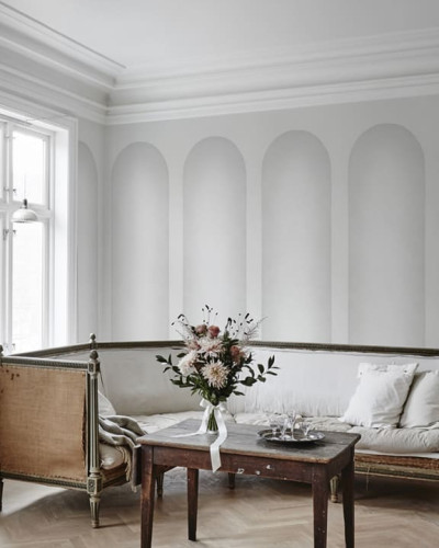 Tapet lavabil Ljung Light Grey - design modern minimalist cu arcade delicate, perfect pentru living, dormitor sau hol.