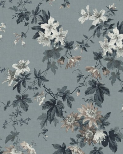 Tapet floral cu flori albe delicate pe un fundal albastru-gri. Ideal pentru dormitoare, livinguri sau holul casei.
