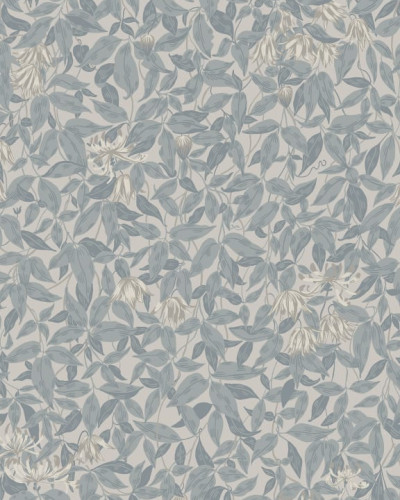 Tapet Linnea Misty Blue cu un model floral delicat în nuanțe de albastru.