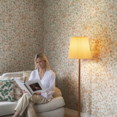 Tapet lavabil cu flori delicate in nuante pastelate