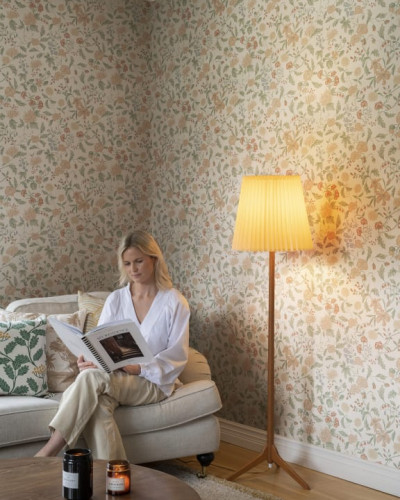 Tapet lavabil cu flori delicate in nuante pastelate