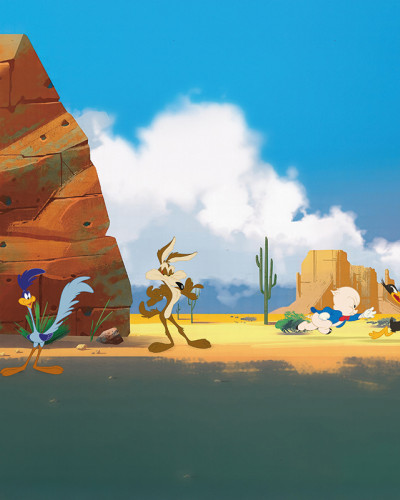 Fototapet Looney Tunes cu Road Runner, Wile E. Coyote, Porky Pig și Daffy Duck într-o scenă de deșert arid, cu cactuși și formațiuni stâncoase.
