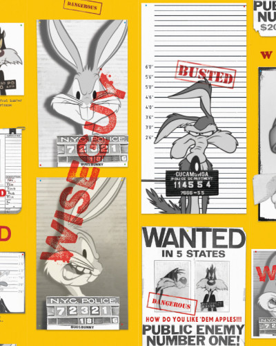 Fototapet Looney Tunes 215 cu personaje Bugs Bunny, Sylvester, Tweety și Wile E. Coyote în stil wanted retro pe fundal galben intens, într-o cameră modernă.