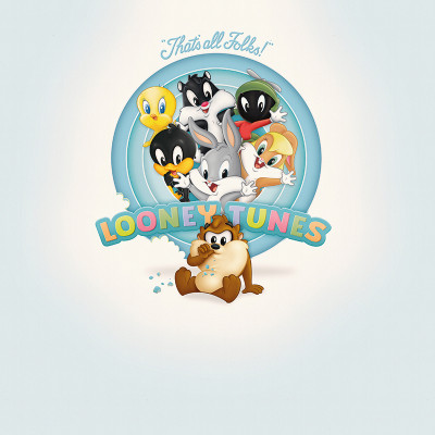 Fototapet Looney Tunes 220 cu Bugs Bunny, Daffy Duck, Tweety, Lola Bunny, Marvin Marțianul, Sylvester și Taz pe un fundal albastru deschis.