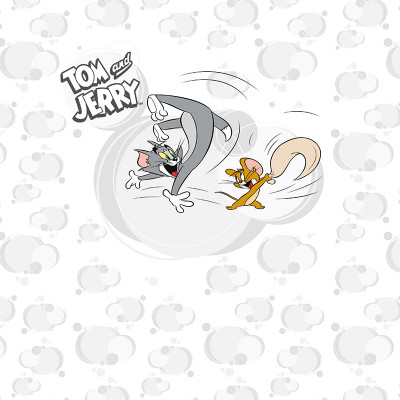 Fototapet Tom și Jerry 108 cu pisica Tom și șoricelul Jerry alergând pe un fundal alb cu norișori gri deschis, perfect pentru camera copiilor.
