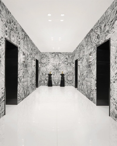 Wallpaper modern cu design 3D Wanderlust / Paris (alb), cu motive geometrice abstracte, perfect pentru a adăuga eleganță și originalitate oricărui spațiu. Culoare albă, se integrează perfect în orice stil de decor.