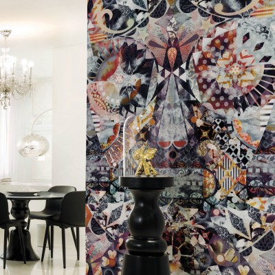 Tapet cu design abstract, vibrant, care combină forme geometrice și detalii florale, ideale pentru a crea un punct focal în living, dormitor sau hol.
