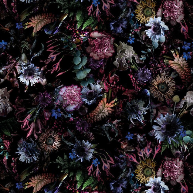 Tapet floral cu flori vibrante