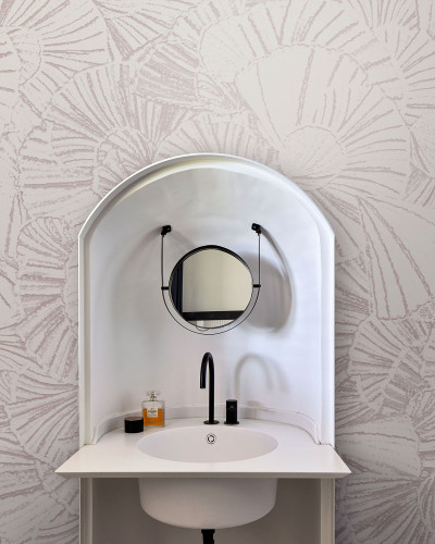 Tapet baie cu design unic si elegant, in nuante de bej.