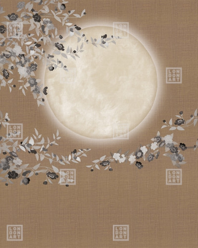 Tapet cu design oriental cu flori delicate si o luna plina, in tonuri calde de caramel, perfect pentru un dormitor, living sau hol.