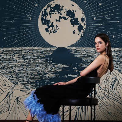 Fototapet cu design minimalist, ce prezintă o lună plină deasupra unui ocean liniștit