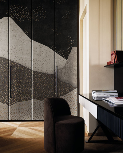 Tapet cu design abstract inspirat de arta japoneză, cu nuanțe de gri, negru și auriu