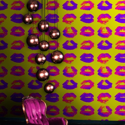 Tapet designer Neon Kiss, MINDTHEGAP, 4.68mp / cutie, Tapet living 