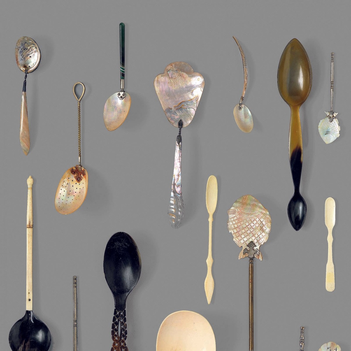 Tapet designer Obsession Spoons by Daniel Rozensztroch, NLXL, 4.9mp / rola, Tapet Exclusivist 