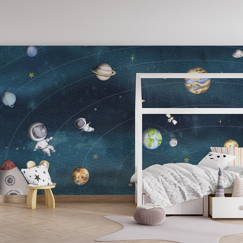 Tapet cu astronauti, rachete si planete in camera unui copil