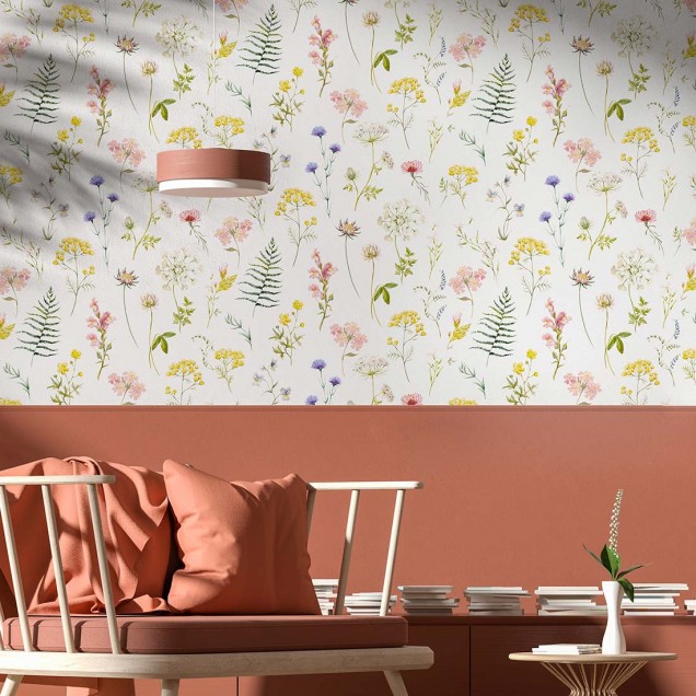Tapet floral alb cu un model delicat de flori și frunze, perfect pentru un living, dormitor sau birou.