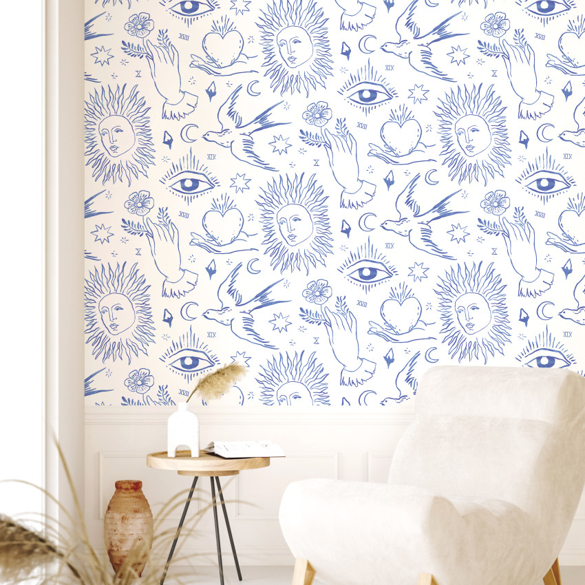 Tapet cu design vintage modern, cu elemente din natura in tonuri de albastru delicate pe un fond crem.