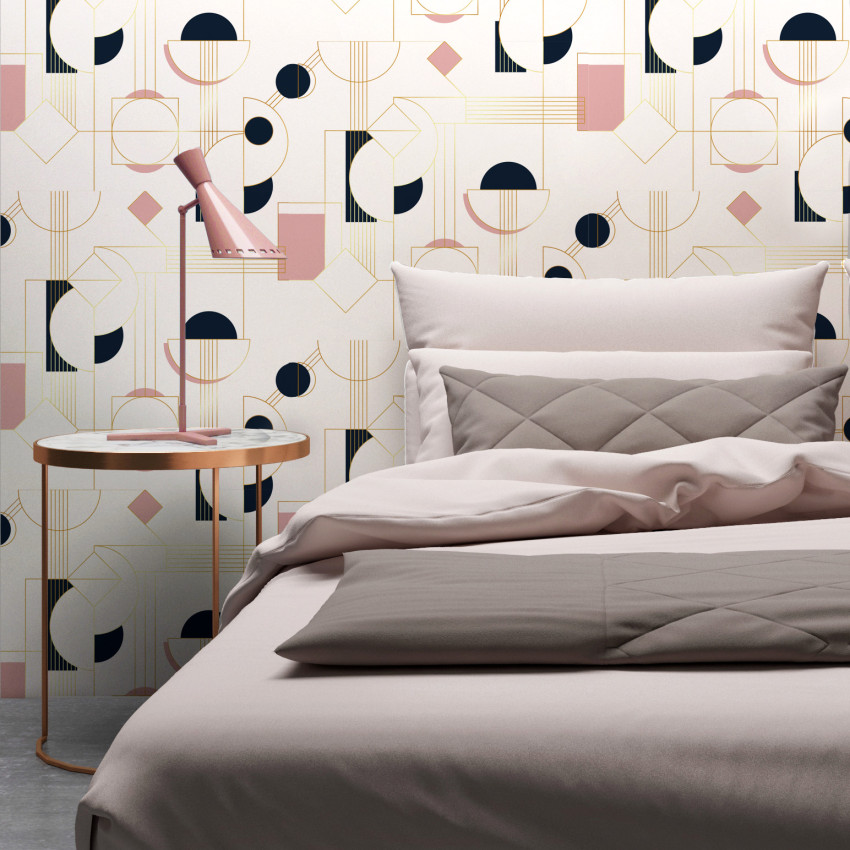 Tapet Daisy, Rose Doré, cu model geometric modern,  în nuanțe de roz pal și bleumarin cu accente aurii.