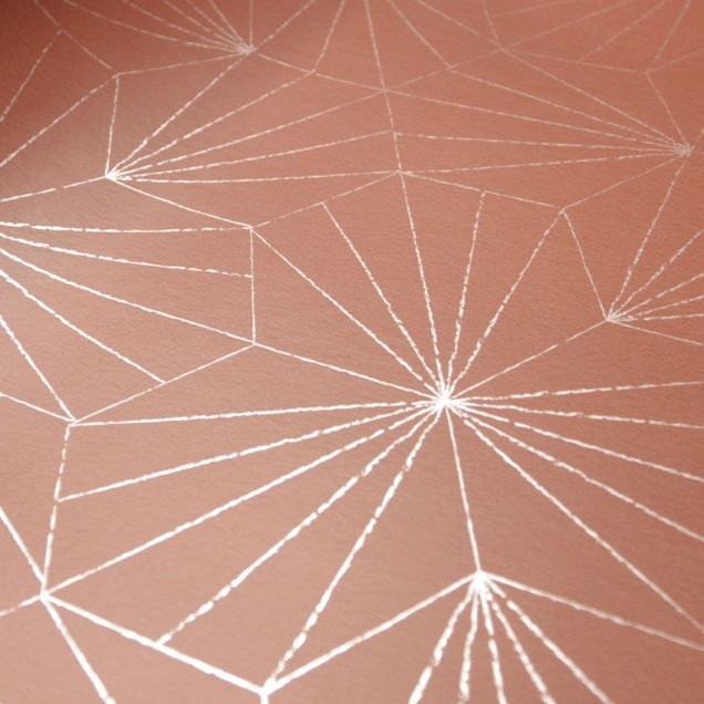 Tapet geometric cu design modern in nuante de terracotta si auriu.
