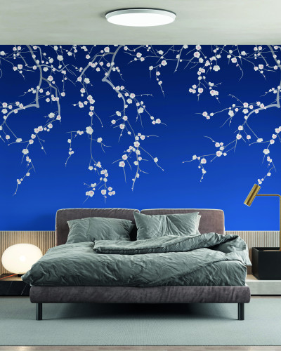 Tapet Sakura, Bleu Foncé, PaperMint cu flori de cires albe pe un fundal albastru inchis
