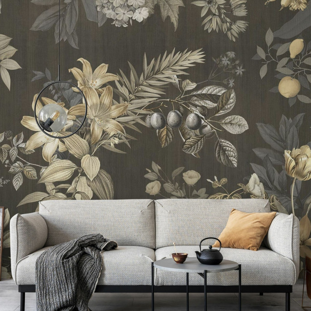 Tapet cu un design botanic bogat, plin de flori și fructe în nuanțe sepia.