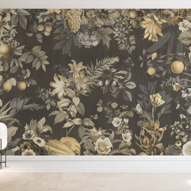 Tapet cu un design botanic bogat, plin de flori și fructe în nuanțe sepia.