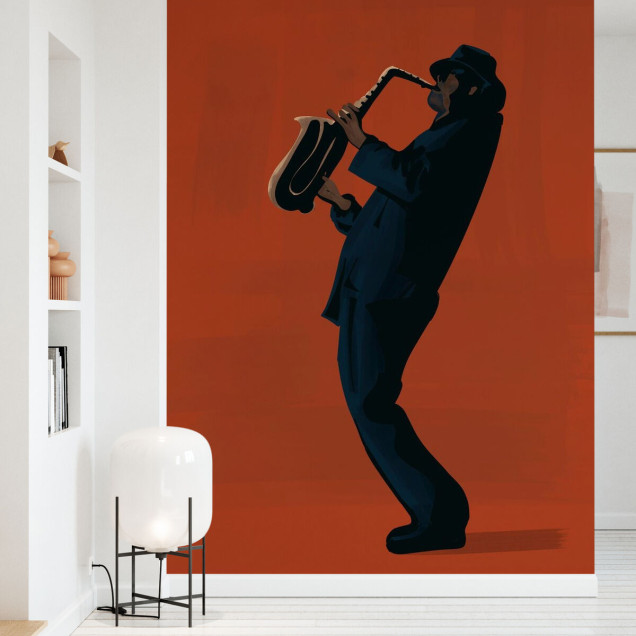 Fototapet cu un saxofonist stilizat pe fundal aramiu, într-un living modern.
