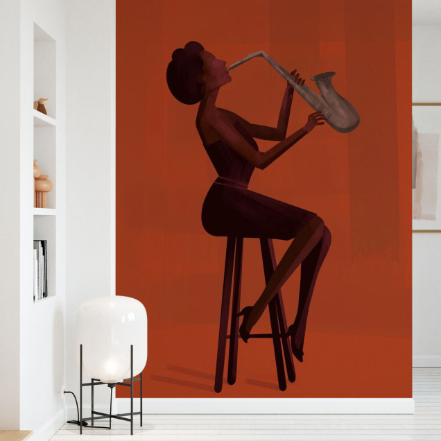 Fototapet cu o femeie elegantă la saxofon, stil art deco, pe un fundal de culoare portocalie.