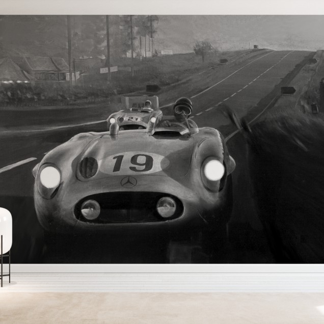 Le Mans Racing BW tapet cu design retro in alb si negru, cu un automobil clasic de curse Le Mans, care traversează un drum rural.