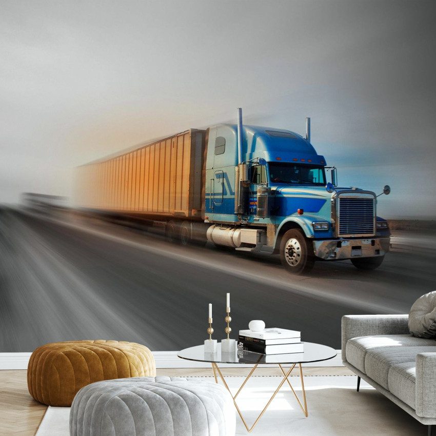 Tapet foto Speeding Truck - Un camion pe un drum cu o viteză blurată