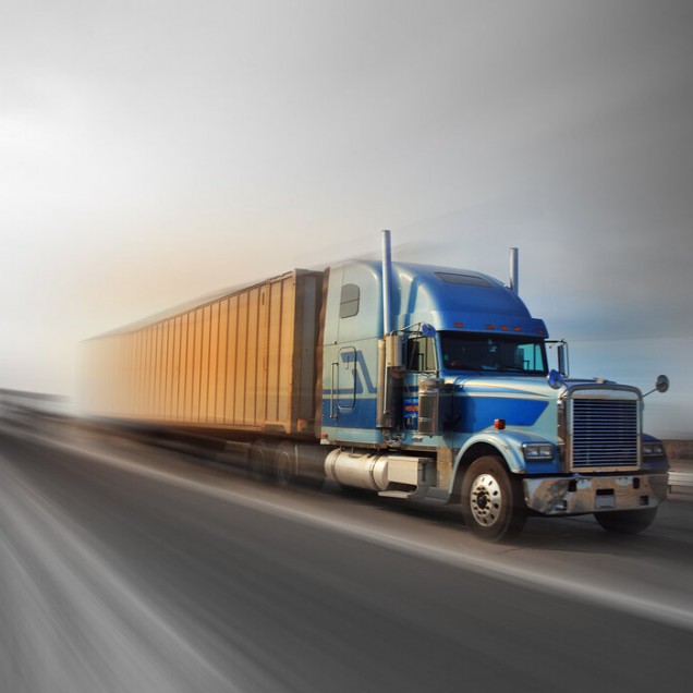 Tapet  Speeding Truck, Grey