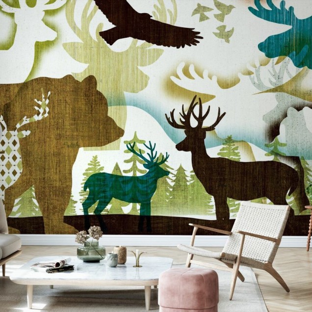 Tapet cu design elegant, cu urs, cerb și vulpe, pe fundal verde și maro.