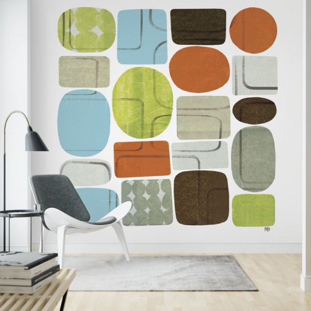 Beans modern cu forme geometrice  într-un hol modern cu pereți albi.