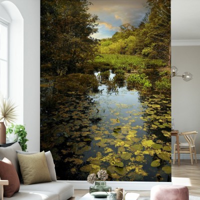 The Wetlands, un The Wetlands captivant cu un peisaj de lacuri cu nuanțe de verde, galben și albastru