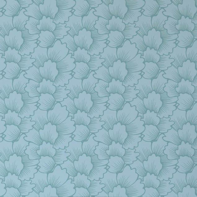 Tapet floral cu flori mari, albastru deschis, pentru un decor elegant si rafinat.