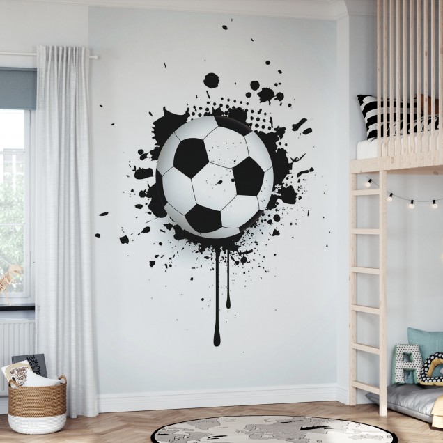Fototapet cu minge de fotbal spargand un perete