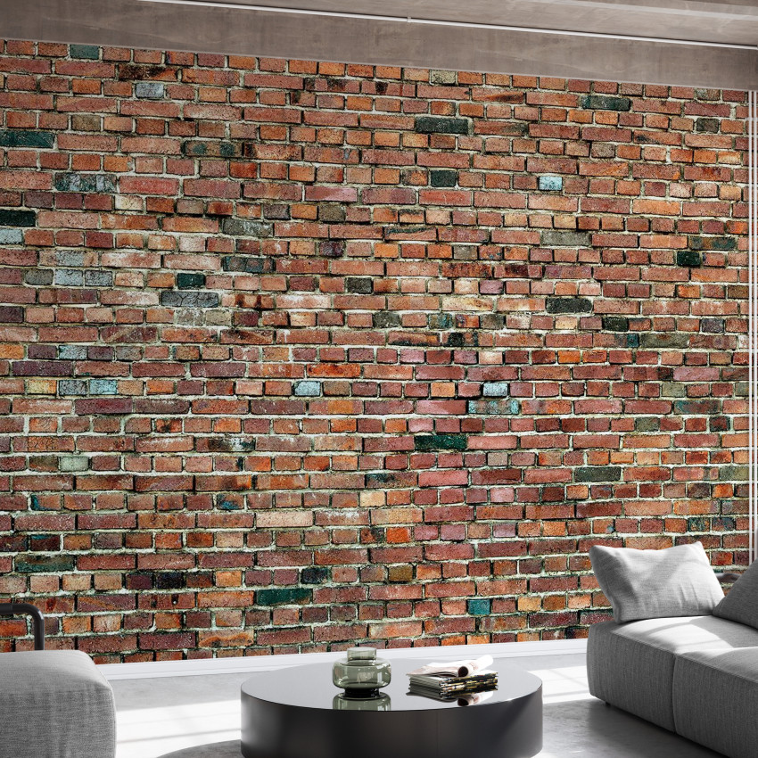 Wallpaper cu design de perete din cărămidă gri și alb, într-un interior modern, cu o masă de dining și scaune.