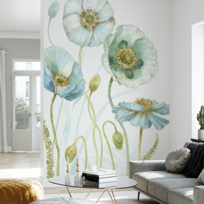 Tapet floral cu flori de mac în nuanțe de albastru și verde, perfect pentru living, dormitor sau hol.