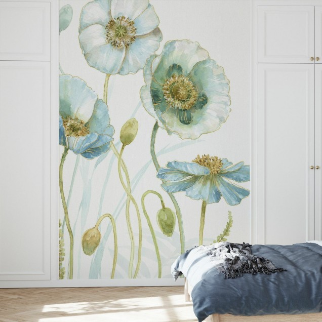 Tapet floral cu flori de mac în nuanțe de albastru și verde, perfect pentru living, dormitor sau hol.