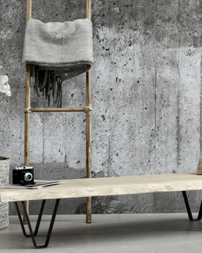 Tapet cu aspect de beton brut, cu o textura unica si o culoare gri deschisa.