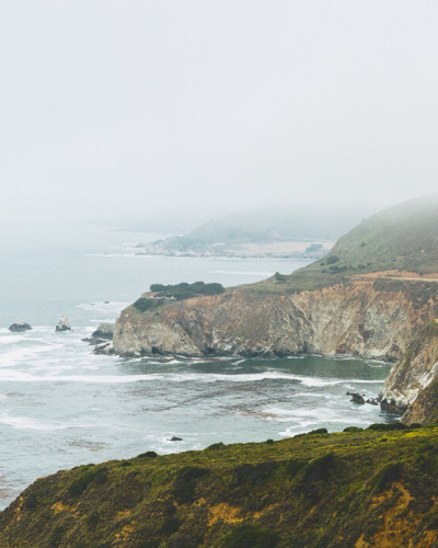 Tapet foto cu priveliște a podului Bixby din California.