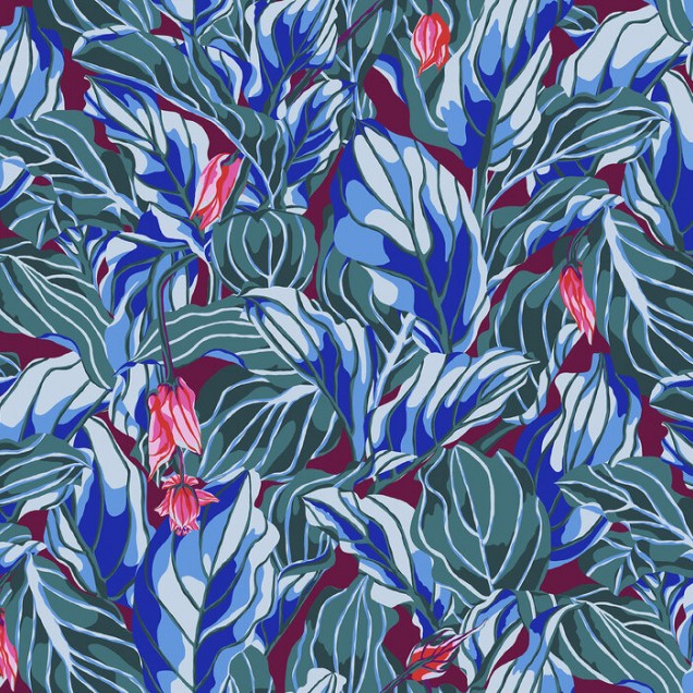 Tapet Stunner, Bordeaux, cu model floral tropical, frunze mari, verzi si albastre si flori roz.