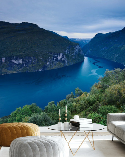 Fototapet cu un peisaj spectaculos al fiordului Geiranger din Norvegia, la apus.