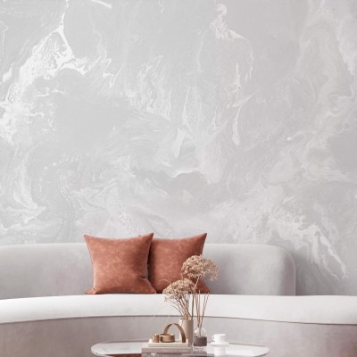 Tapet Brume, Silver Dust, cu design abstract în nuanțe de gri și argintiu, perfect pentru living, dormitor sau hol.