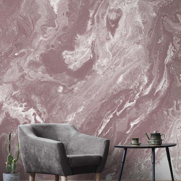 Tapet cu marmura roz Brume, Old Blush, cu stropi albi. Design modern perfect pentru living sau dormitor.