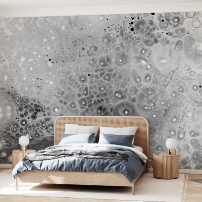 Tapet modern abstract cu model sferic în tonuri de gri și alb, aplicat pe un perete în dormitor.
