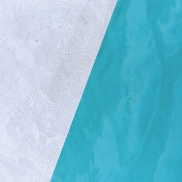 Tapet Poolside cu design minimalist, gri și turcoaz